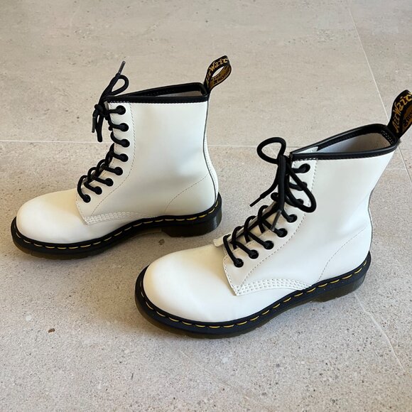NWOT Dr Martens Smooth White Boots - Picture 2 of 10